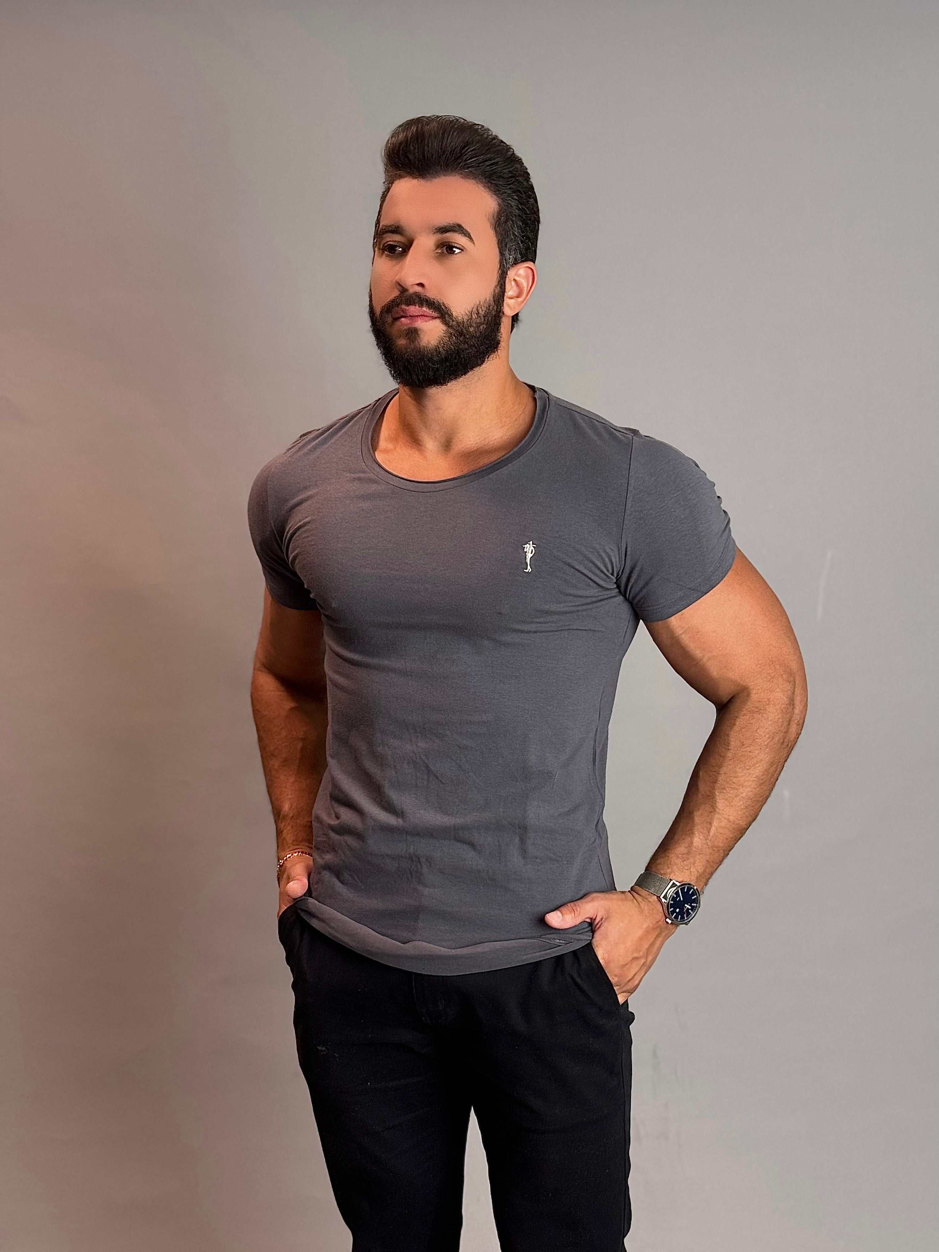 Camisa Gola Redonda Masculina - Chumbo