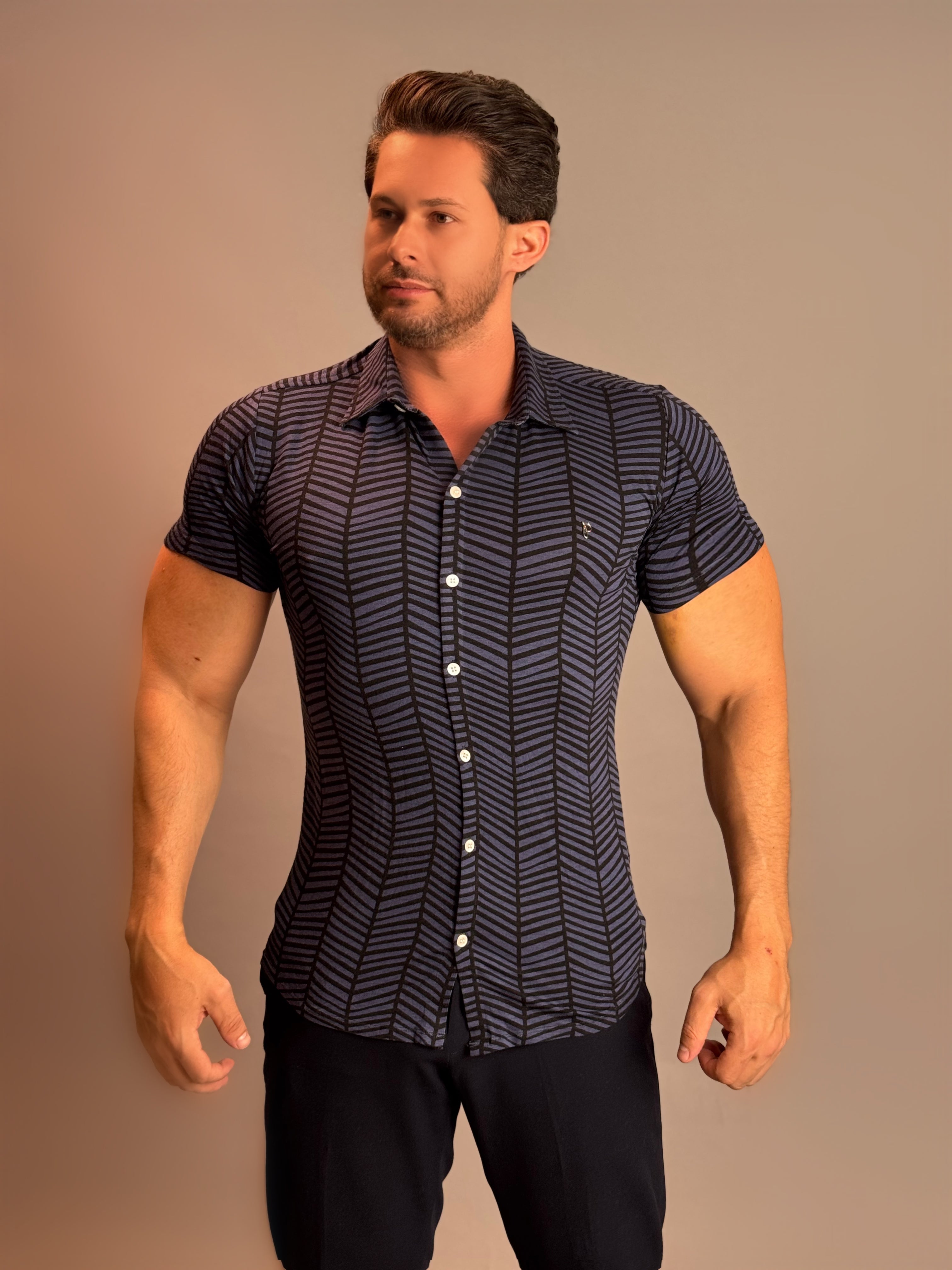 Camisa Social Masculina com Botão Manga Curta - Cinza Chumbo Estampada