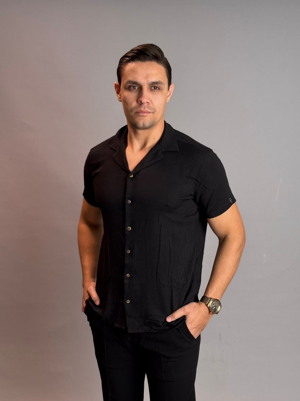 Camisa Social Masculina com Botão Manga Curta - Preta