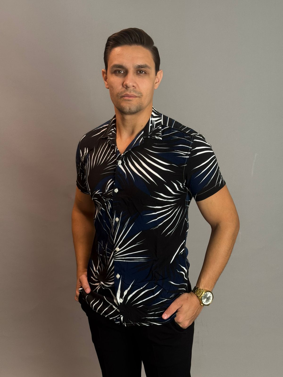Camisa Social Masculina com Botão Manga Curta - Estampada