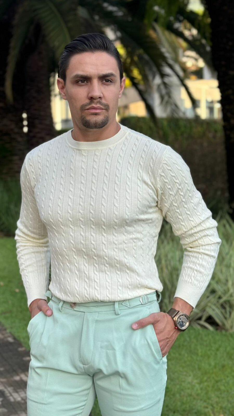 Suéter Masculino Trançado em Modal