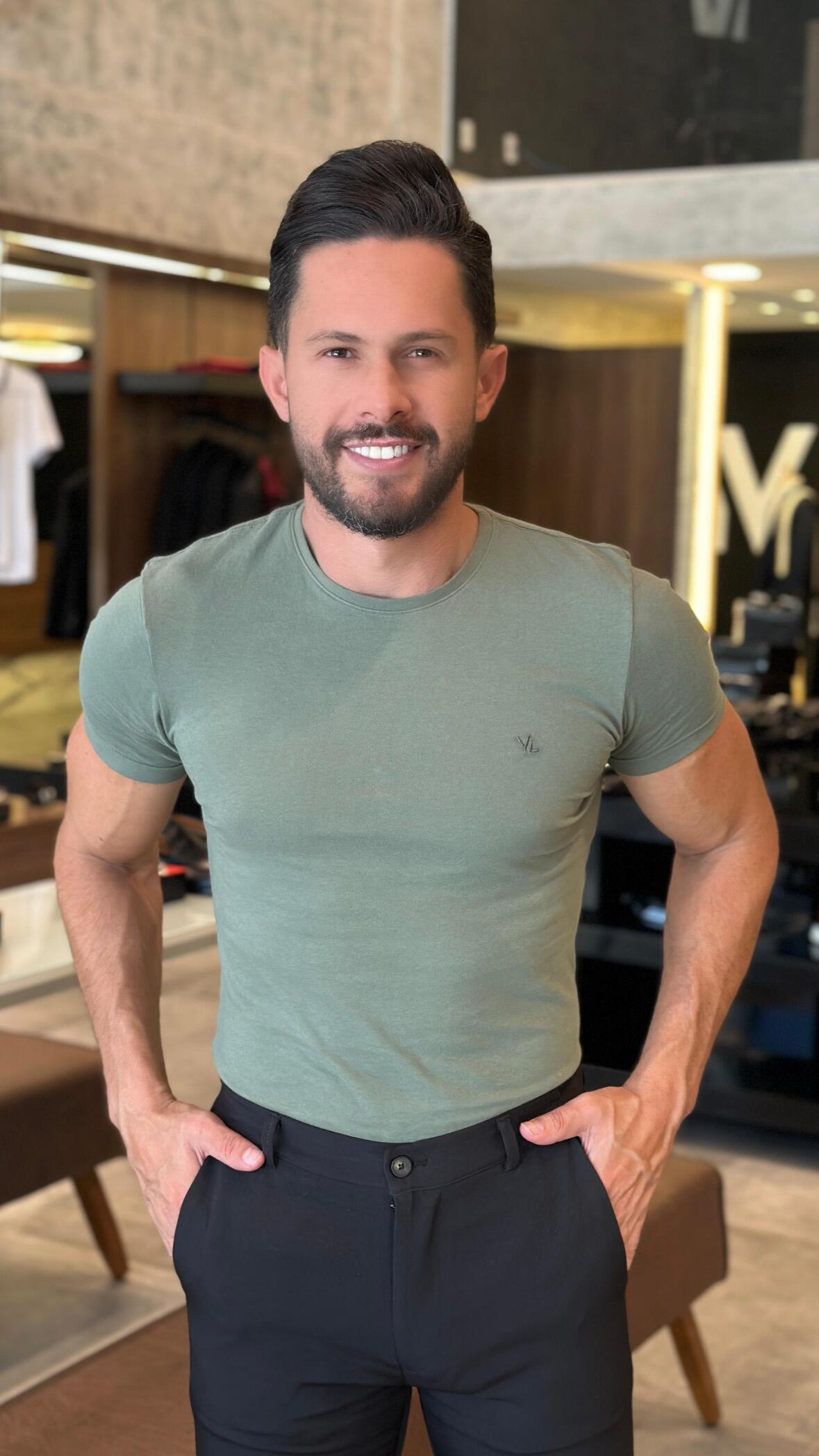 T-Shirt Masculina Algodão Premium