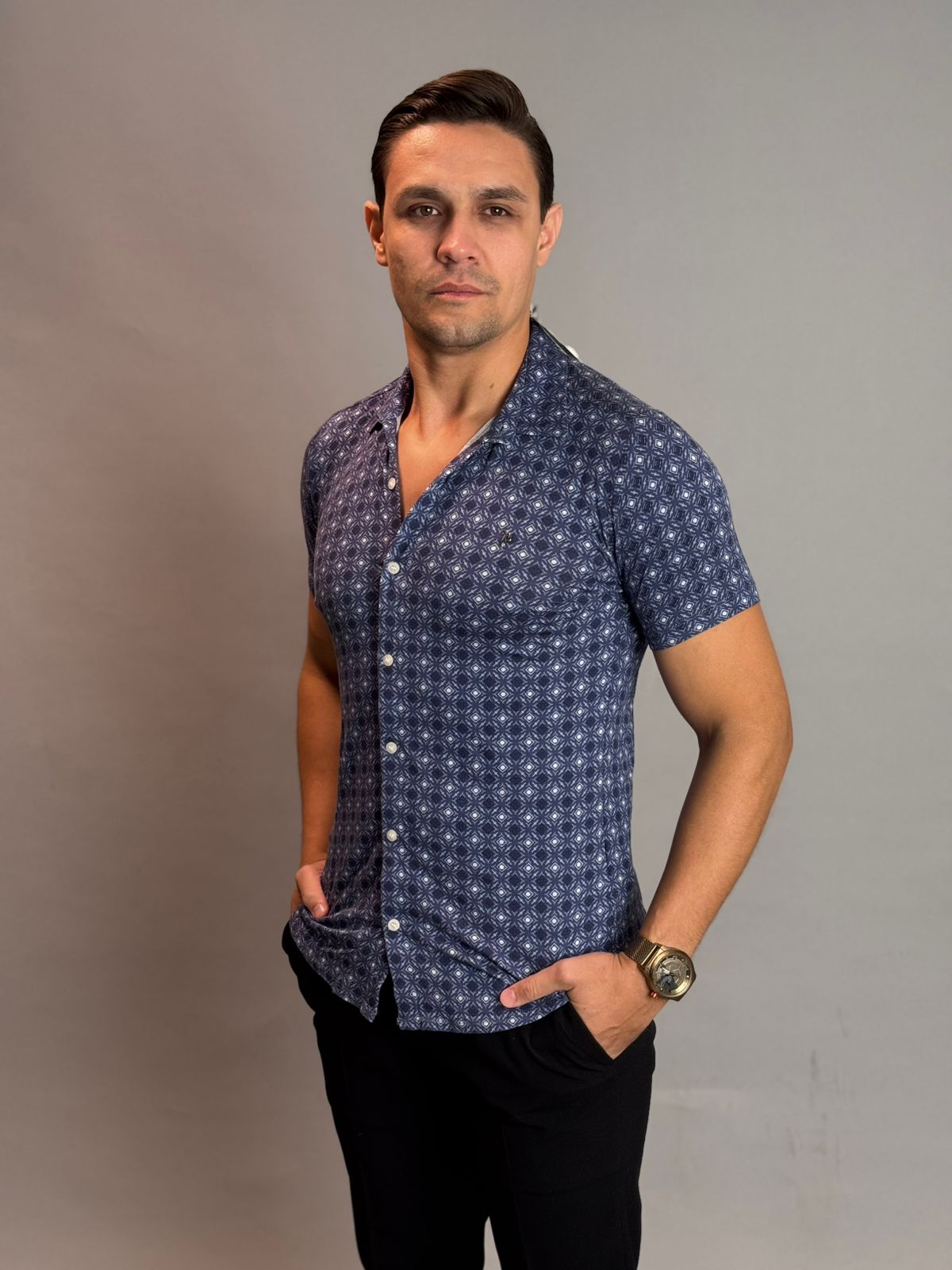 Camisa Social Masculina com Botão Manga Curta - Estampada