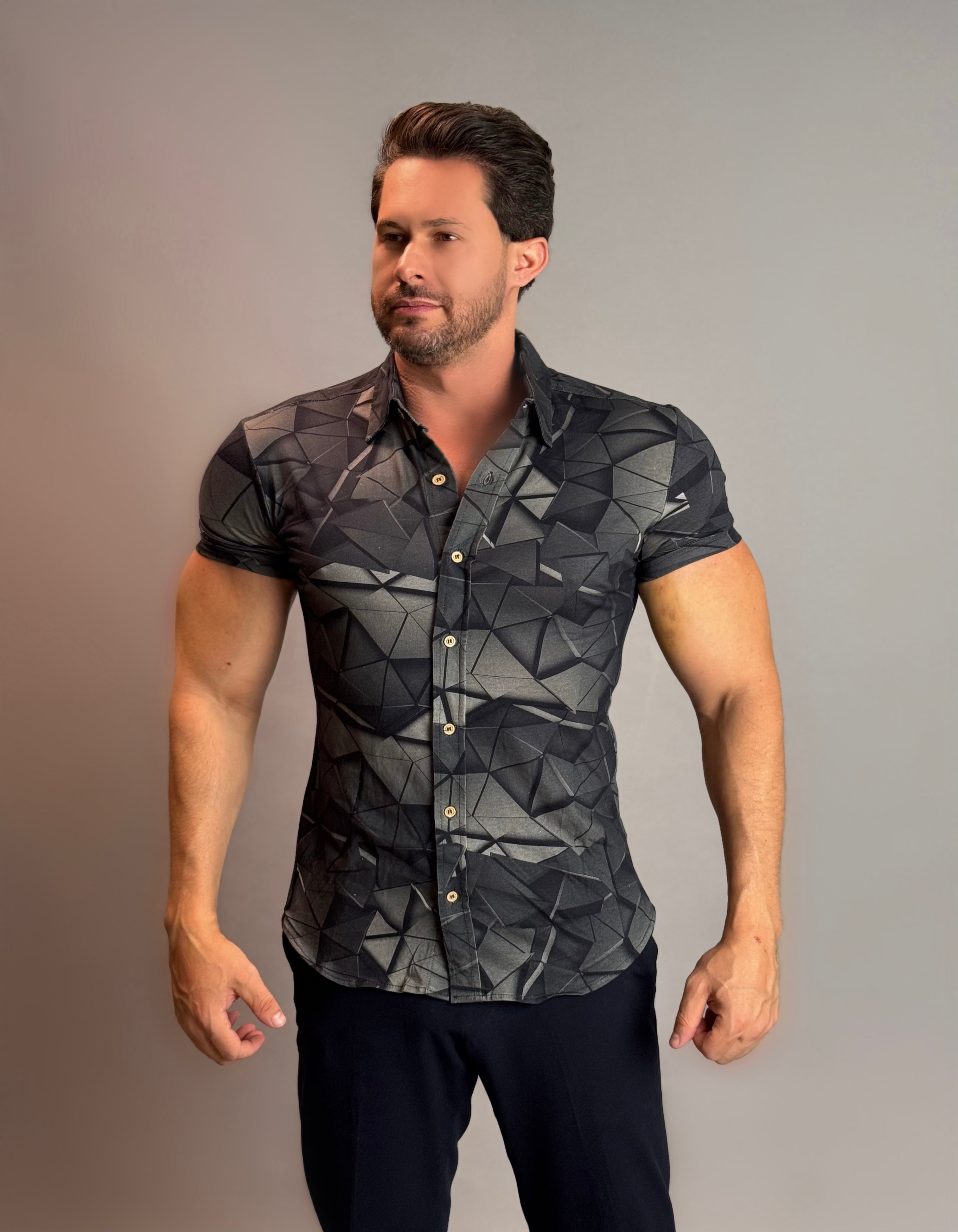 Camisa Social Masculina com Botão Manga Curta - Preta Estampada