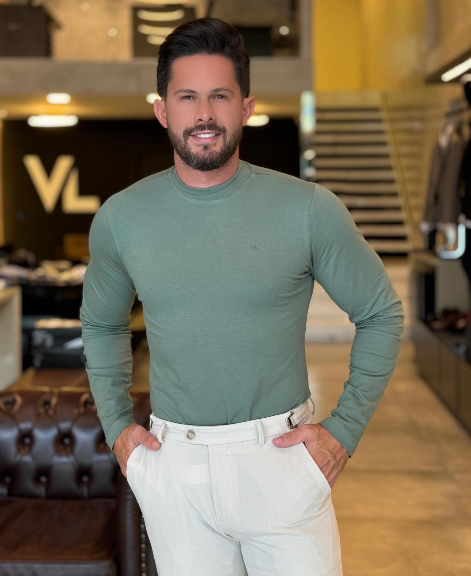 T-shirt Masculina Gola Alta Manga Longa